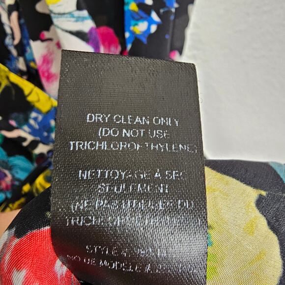 Nanette Lepore Womens Boquet Wrap Top Floral Artsy Whimsy Romantic Boho Size 6 - Picture 8 of 9